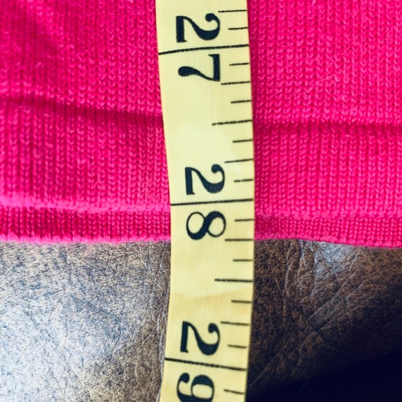 GORGEOUS QUACKER FACTORY TEE IN MAGENTA LARGE W/A FEW SEQUINS SCATTERED FRONT - Picture 7 of 7